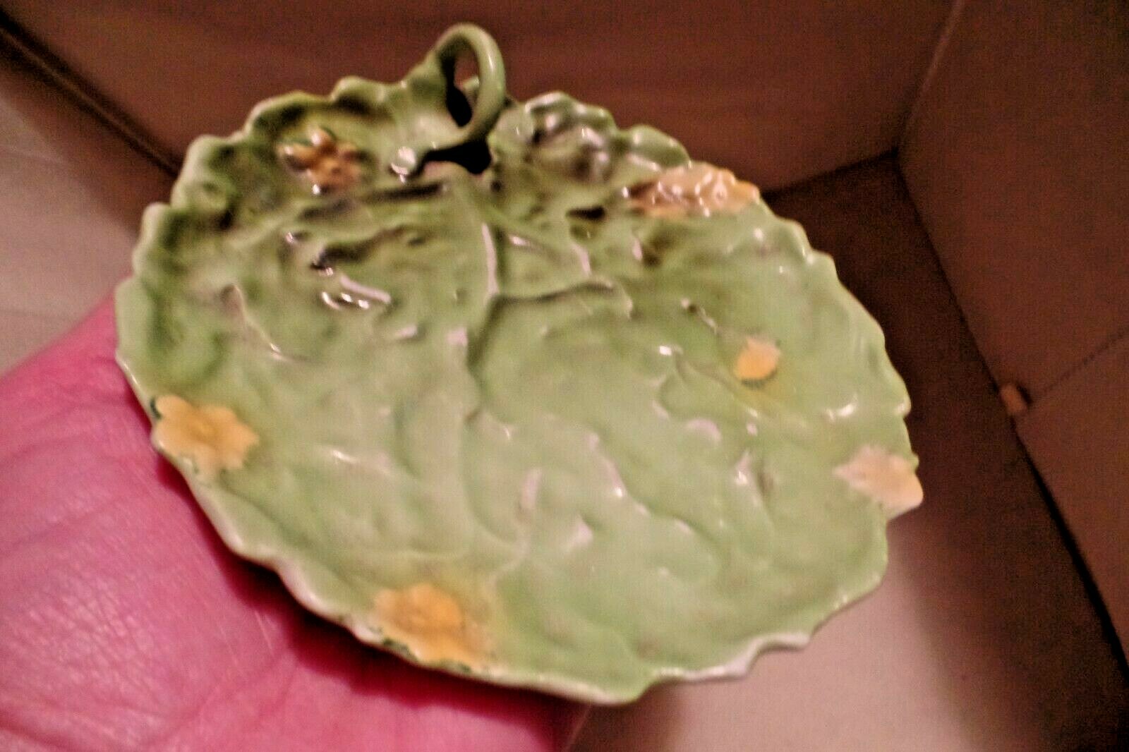 Cabbage Leaf Handled Plate 6 1/2