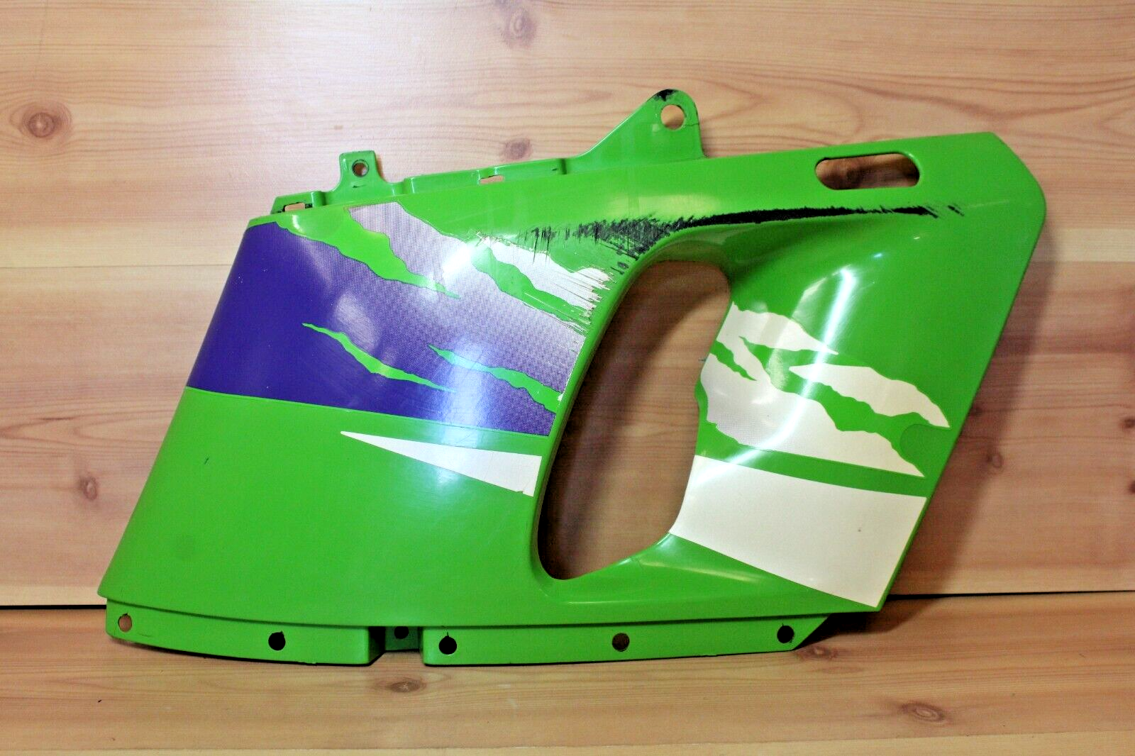 1997 1998 Kawasaki Ninja ZX600 600R Right Side Plastic Cowl 1997 1998 Kawasaki Ninja ZX600 600R Right Side Plastic Cowl