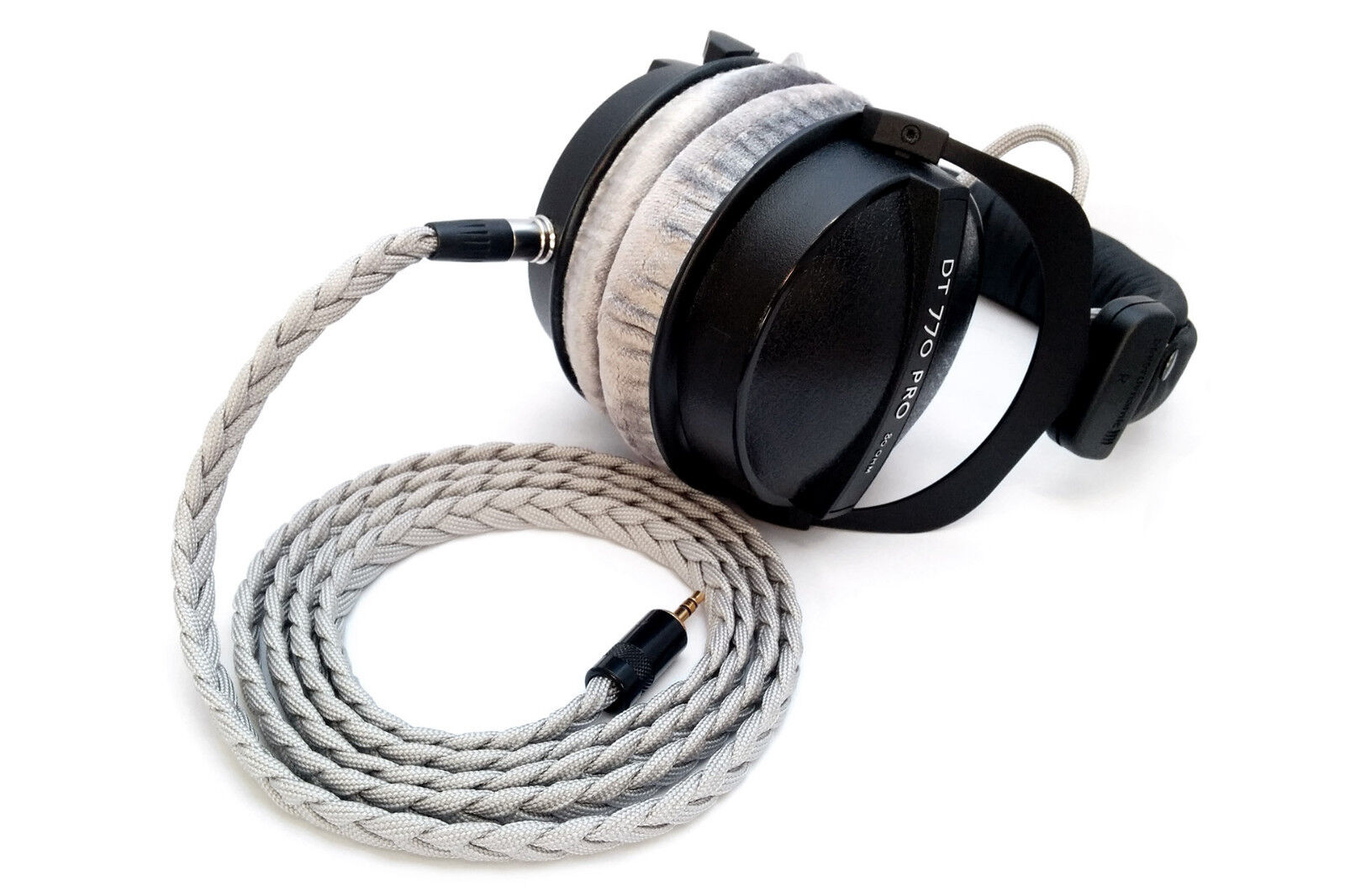 Uber Beyerdynamic DT770 with custom detachable litz cable Uber Beyerdynamic DT770 with custom detachable litz cable