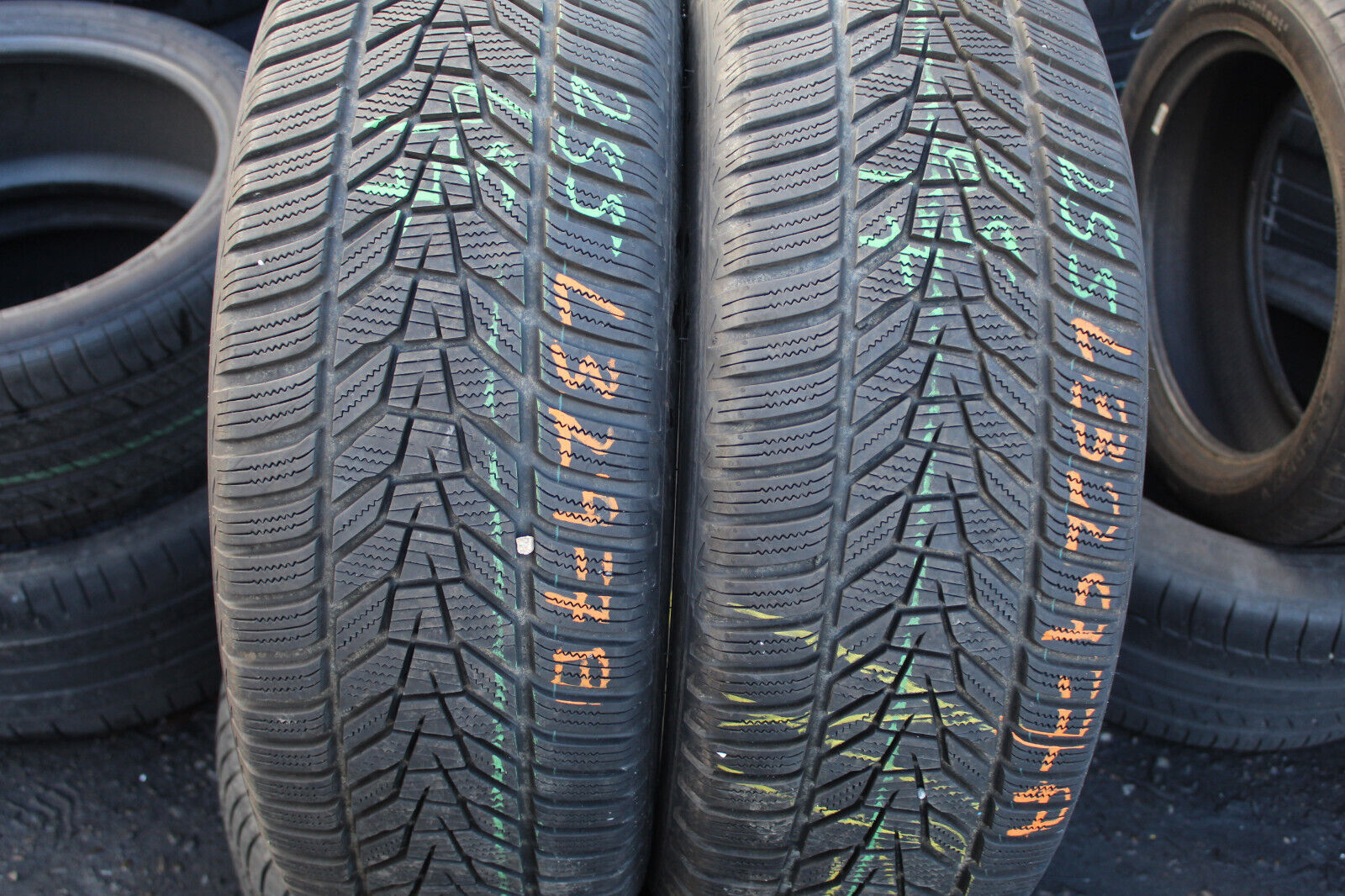 255 65 17 Hankook, Winter, M+S, 114H, x2 A Pair 7.0mm (F1_tyres) L3297
