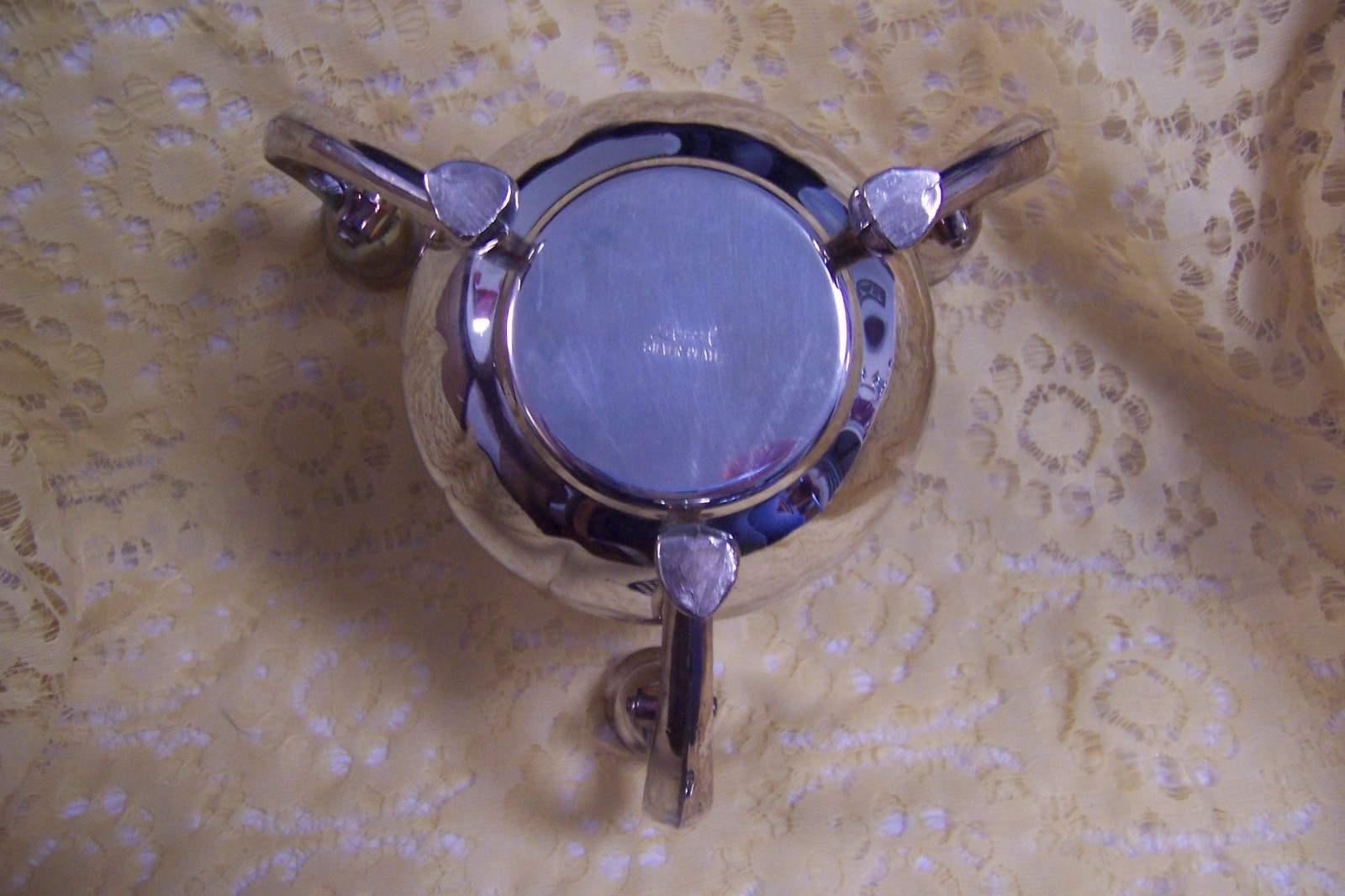 Lovely Ornate Leonard Silverplate Triple Candleholder Excellent