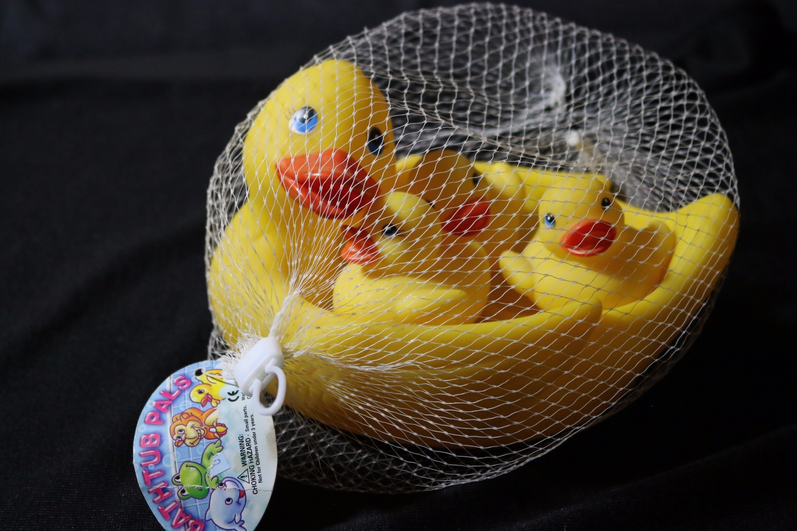 BATHTUB PALS YELLOW RUBBER DUCK BATH TUB TOY ITEM #1117