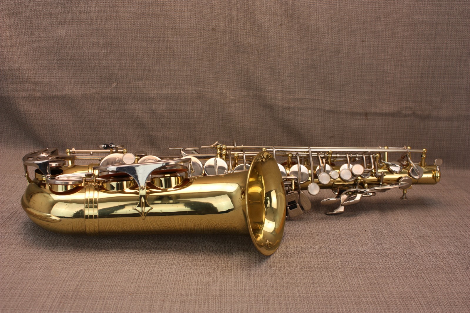 Olds NA62MN Beginner/Student Saxophone