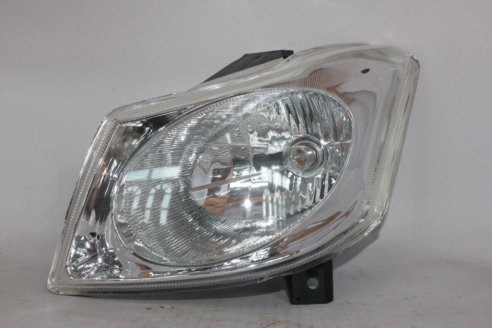 Kubota LEFT LH Headlight Head Lamp Light Socket L2501 L4701 L3800 L3808