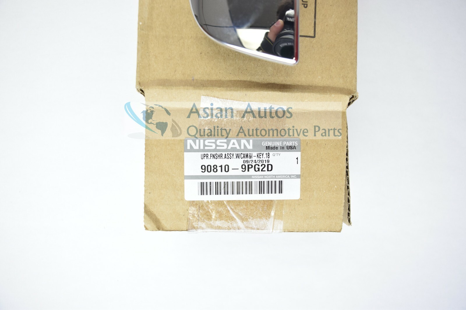 Genuine Nissan Pathfinder 13-20 Center Back Door Finisher Genuine Nissan Pathfinder 13-20 Center Back Door Finisher