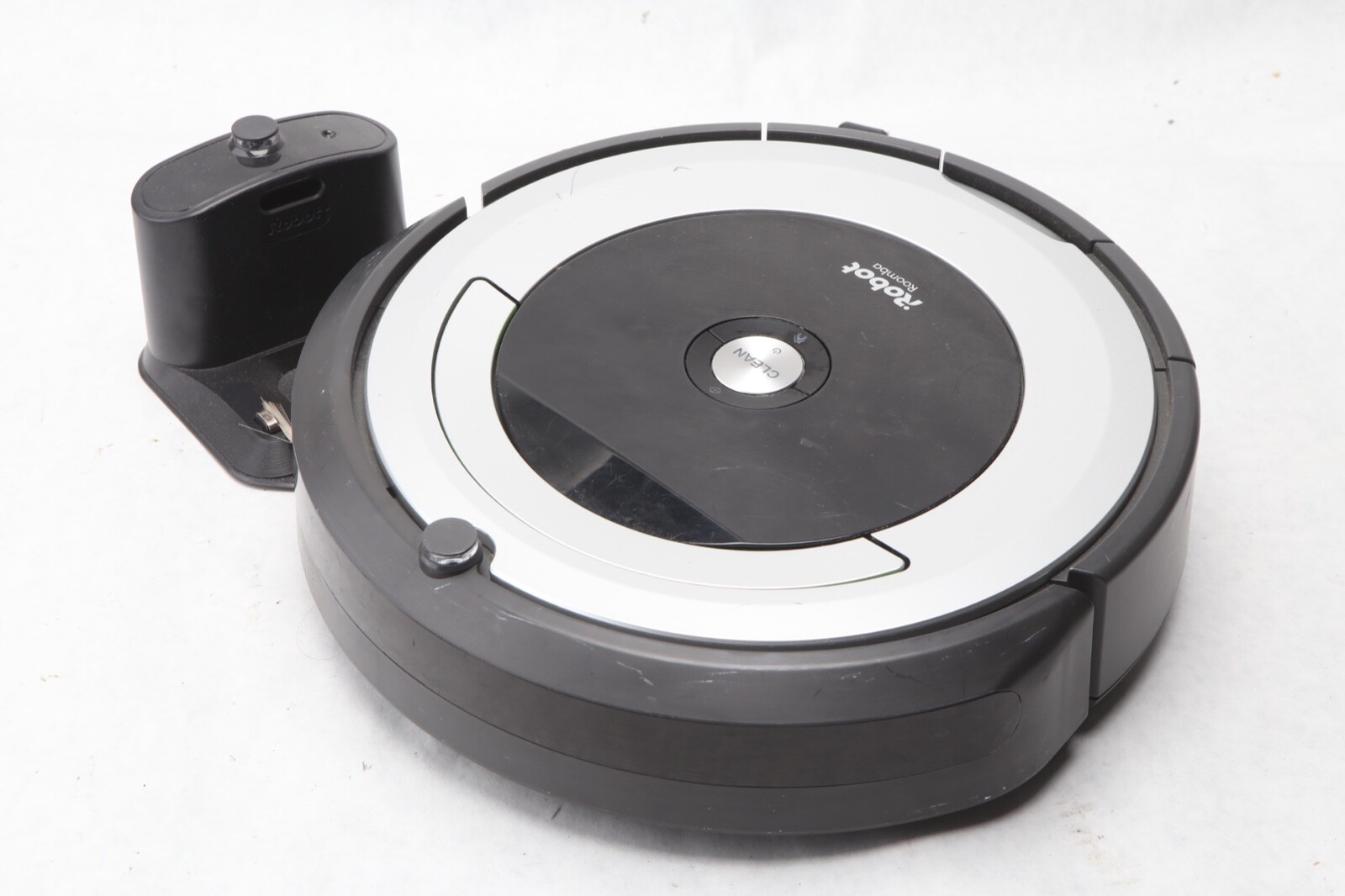 iRobot Roomba 690 Wi-Fi Connected Robot Vacuum Cleaner S42 iRobot Roomba 690 Wi-Fi Connected Robot Vacuum Cleaner S42