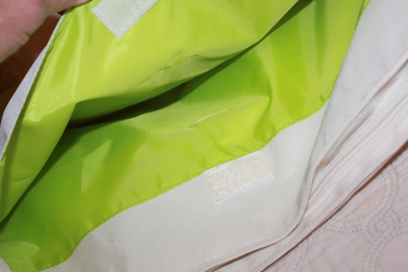 Creative Memories White & Green shoulder tote w/ outside  pocket NEW  logo