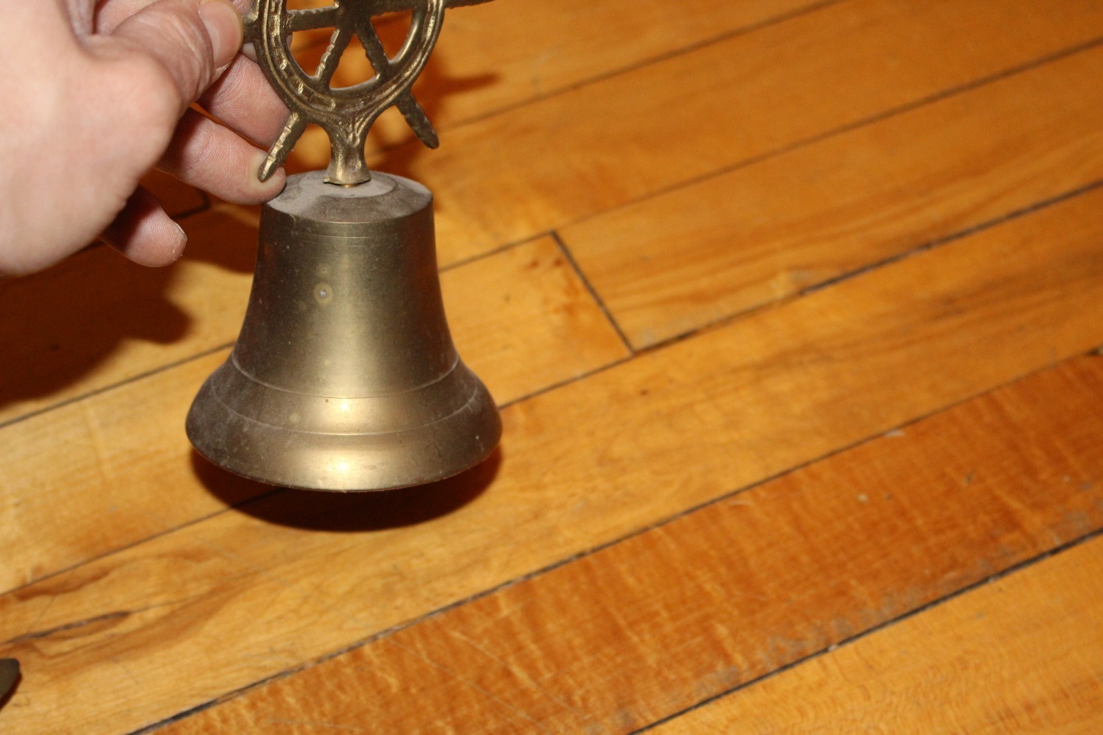 VINTAGE MARITIME/MARINE BRASS CAST BOAT/BARGE/SHIP'S WHEEL DESIGN BELL-GORGEOUS.