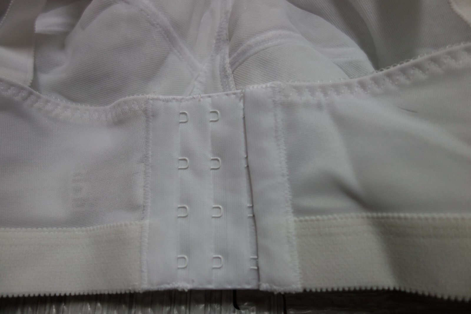 Teri Lingerie Crossover Bra w/Lace White 40B New