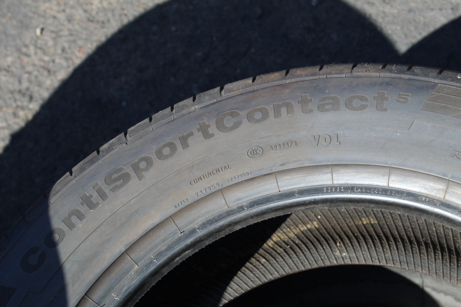 235 60 18 Continental, CSC 5, VOL, 103H, x1 Single Tyre 7.5mm (F1_tyres) L3737