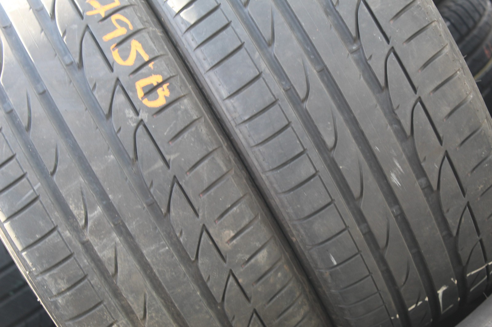 235 40 19 Bridgestone, Potenza S001, 96W, x2 A Pair 6.7mm (F1_tyres) L3795