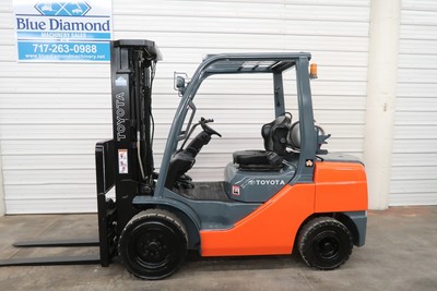 2015' Toyota 8FGU32, 6,500# Pneumatic Tire Forklift, LP Gas, 3 Stage, S/S & F/P
