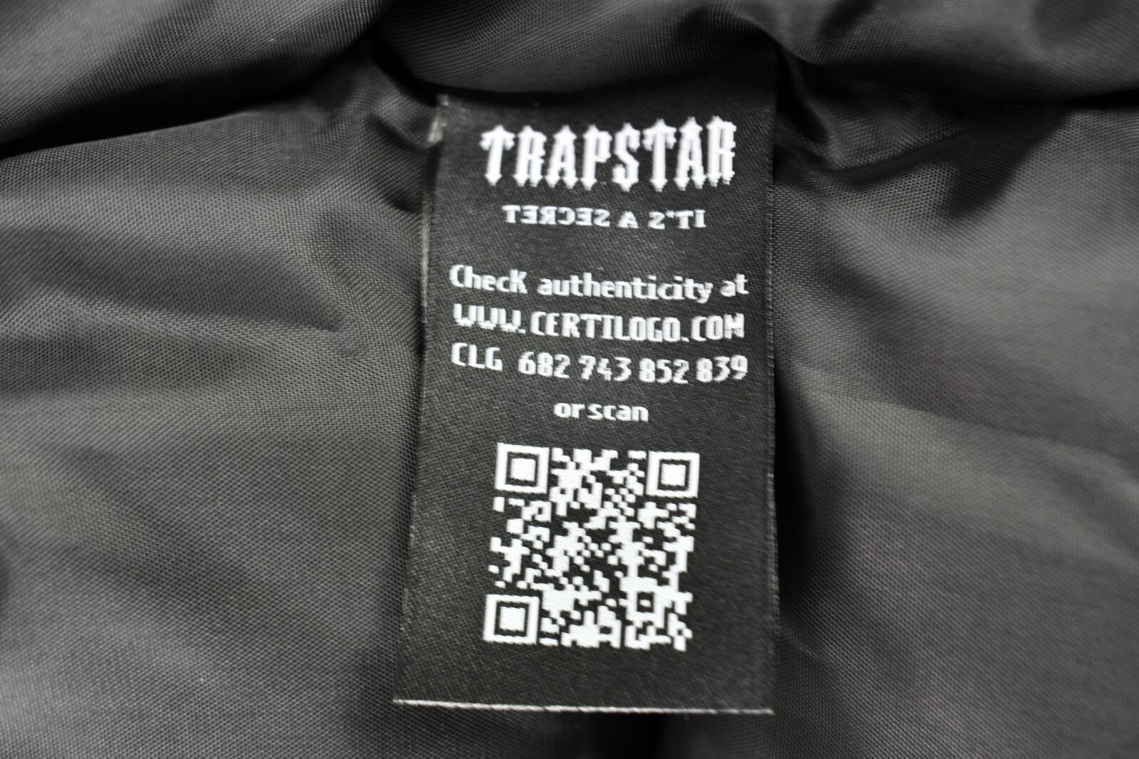 Pre-owned Trapstar Mens Hyperdrive Technical Puffer Grey Camo Jacket Size Xs In Gray