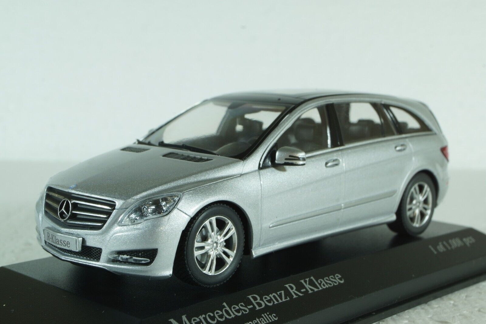 Mercedes R-Class 2010 (W251) silver,400034670, Minichamps 1:43 | eBay Mercedes R-Class 2010 (W251) silver,400034670, Minichamps 1:43 | eBay