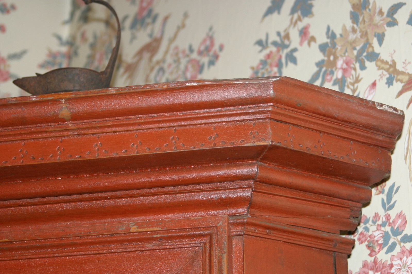 ANTIQUE CORNER CUPBOARD