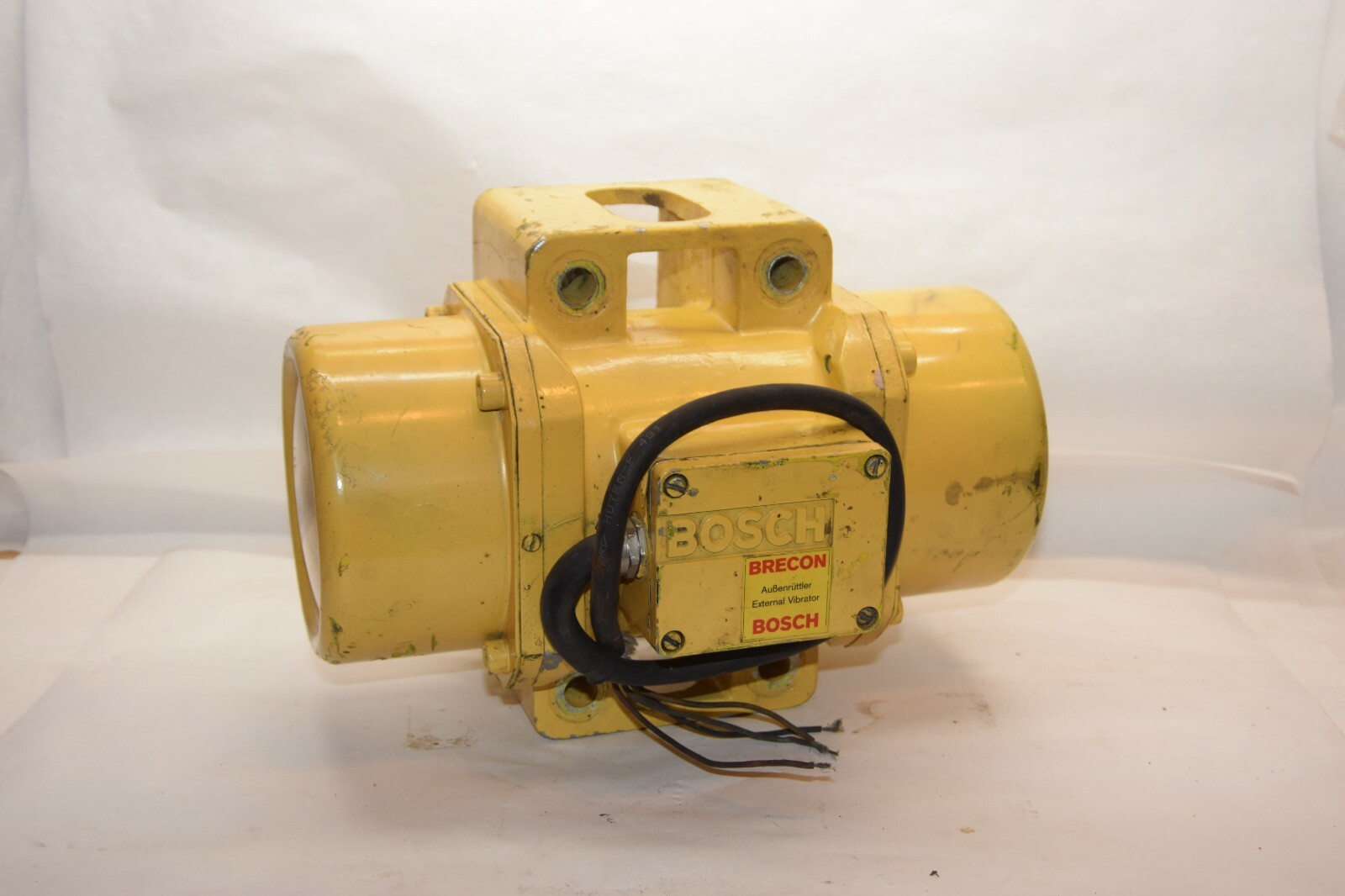 Bosch Electric Vibrator Shaker 220 / 460 VAC 3 Ph 1000W 0 Bosch Electric Vibrator Shaker 220 / 460 VAC 3 Ph 1000W 0