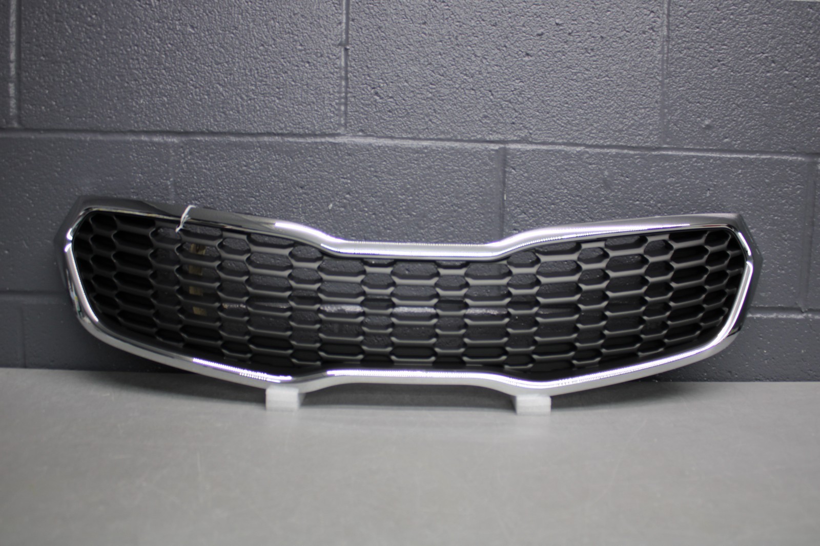 2014 2016 KIA FORTE FRONT UPPER HOOD BUMPER GRILLE (AFTERMARKET)