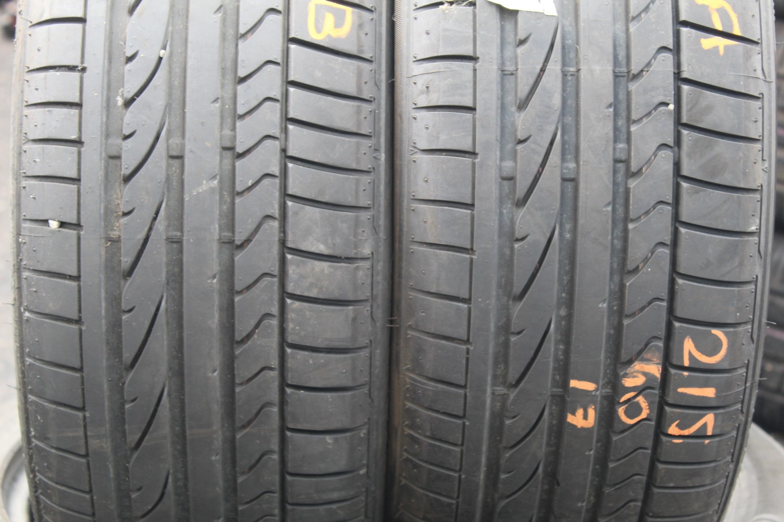 New 215 40 17 Bridgestone, Potenza RE050A, 87V, x2 A Pair (F1_tyres) L3646