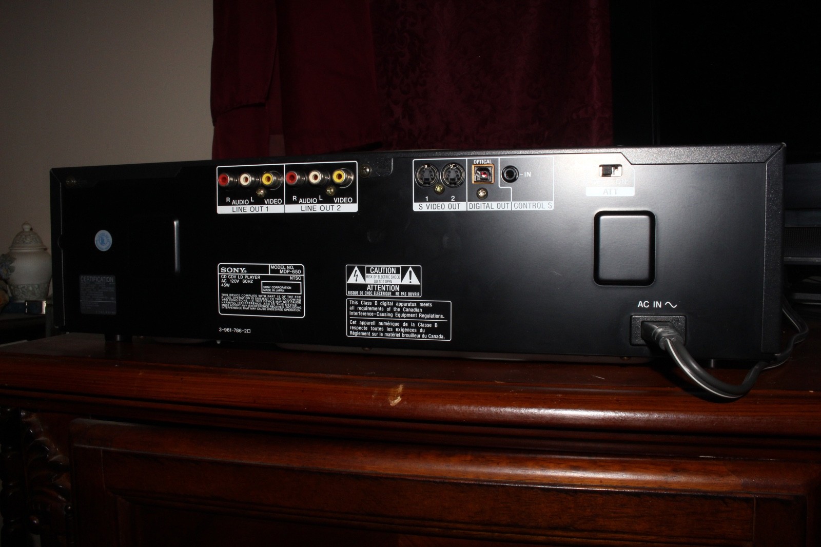 Sony LaserDisc Player With Remote MDP-650 (Working)