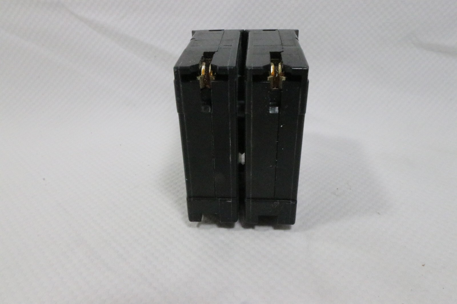NEW SQUARE D HOM225 CIRCUIT BREAKER 2 POLE 25 AMP DOUBLE POLE Never Installed