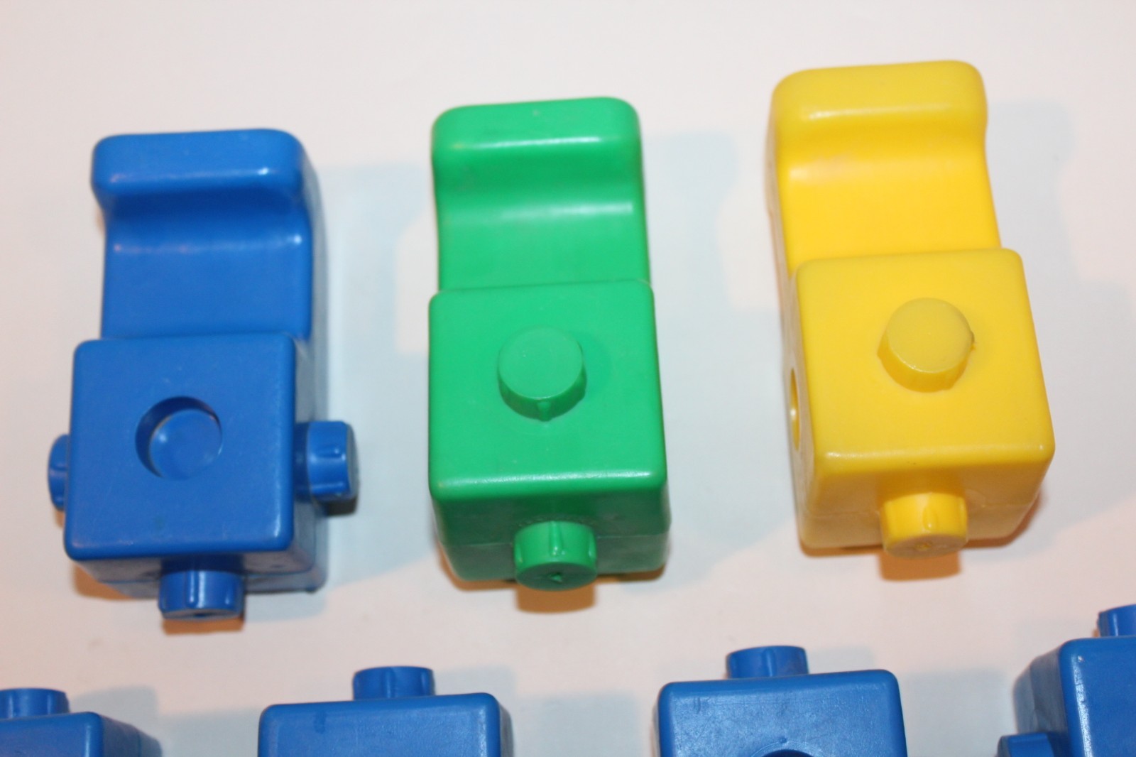 TupperToys Kup-L-Ups Snap Together Blocks