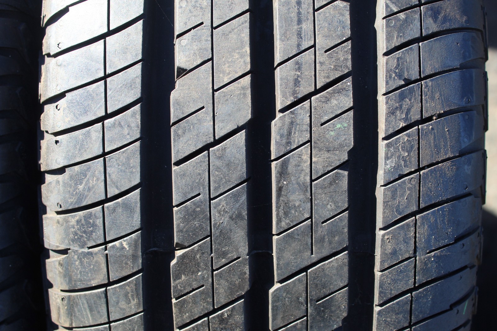New 215 65 16C Continental, Vanco 2, 109/107T, x1 Tyre (F1_tyres) L3838