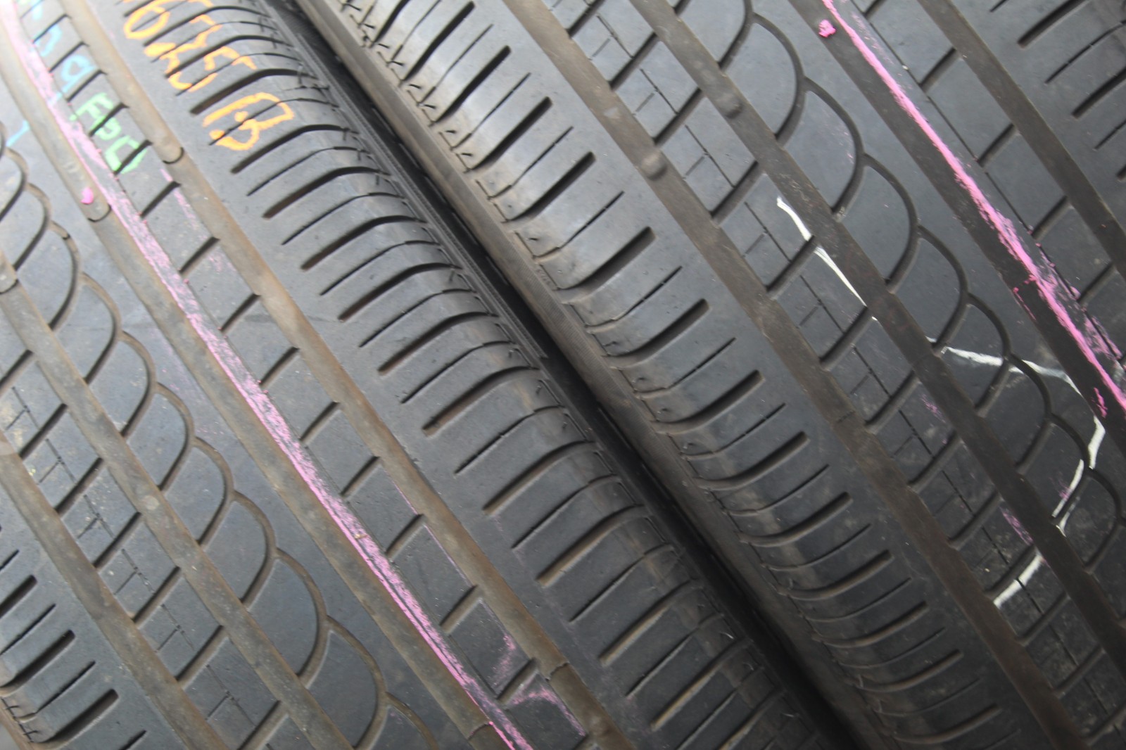 255 50 18 Pirelli, P Zero Rosso, 102Y, x2 A Pair 6.0mm (F1_tyres) FOD L3625