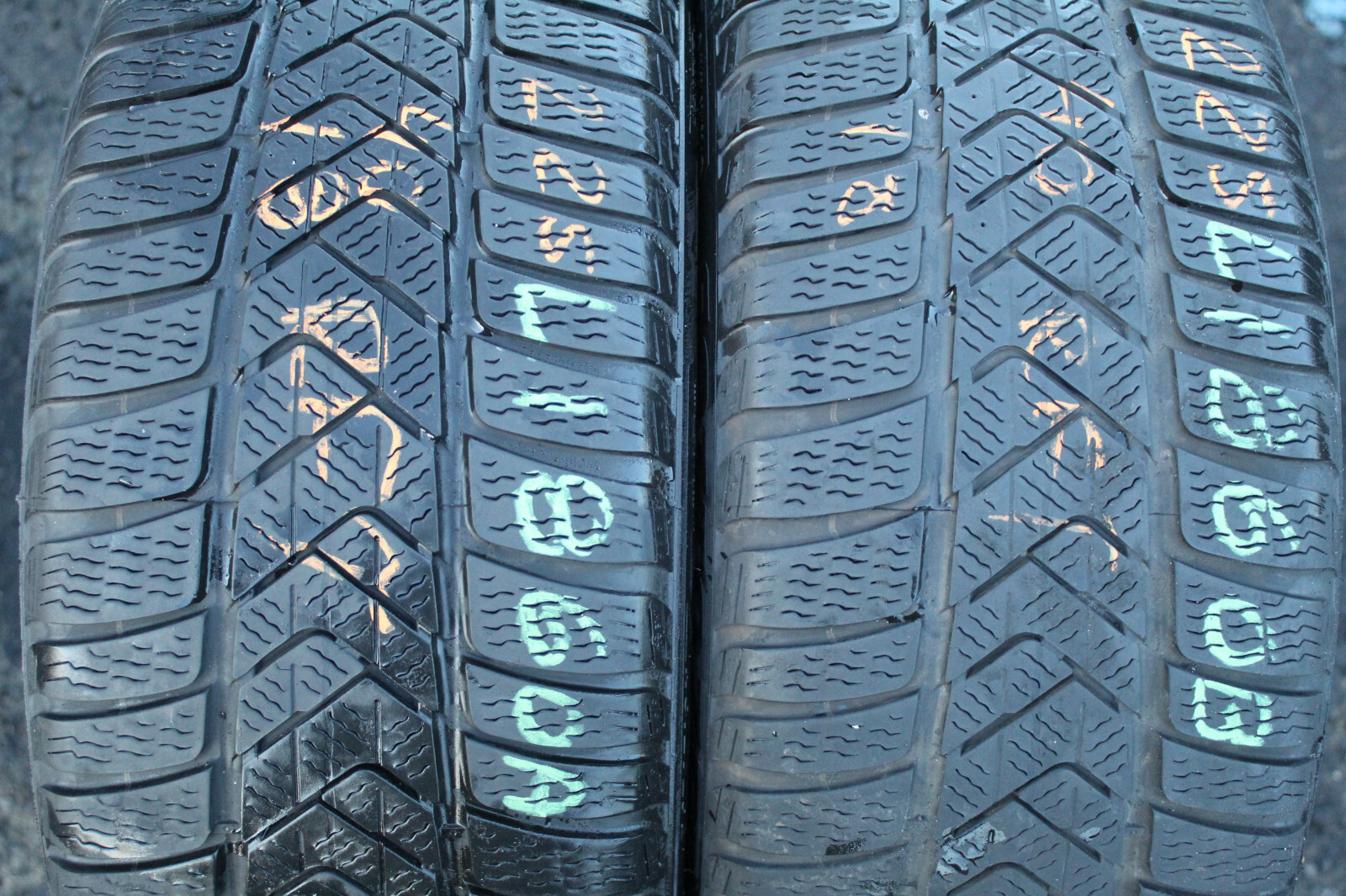 225 40 18 Pirelli, Winter, RunFlat, XL, 92V, x2 A Pair 5.5mm (F1_tyres) L1860
