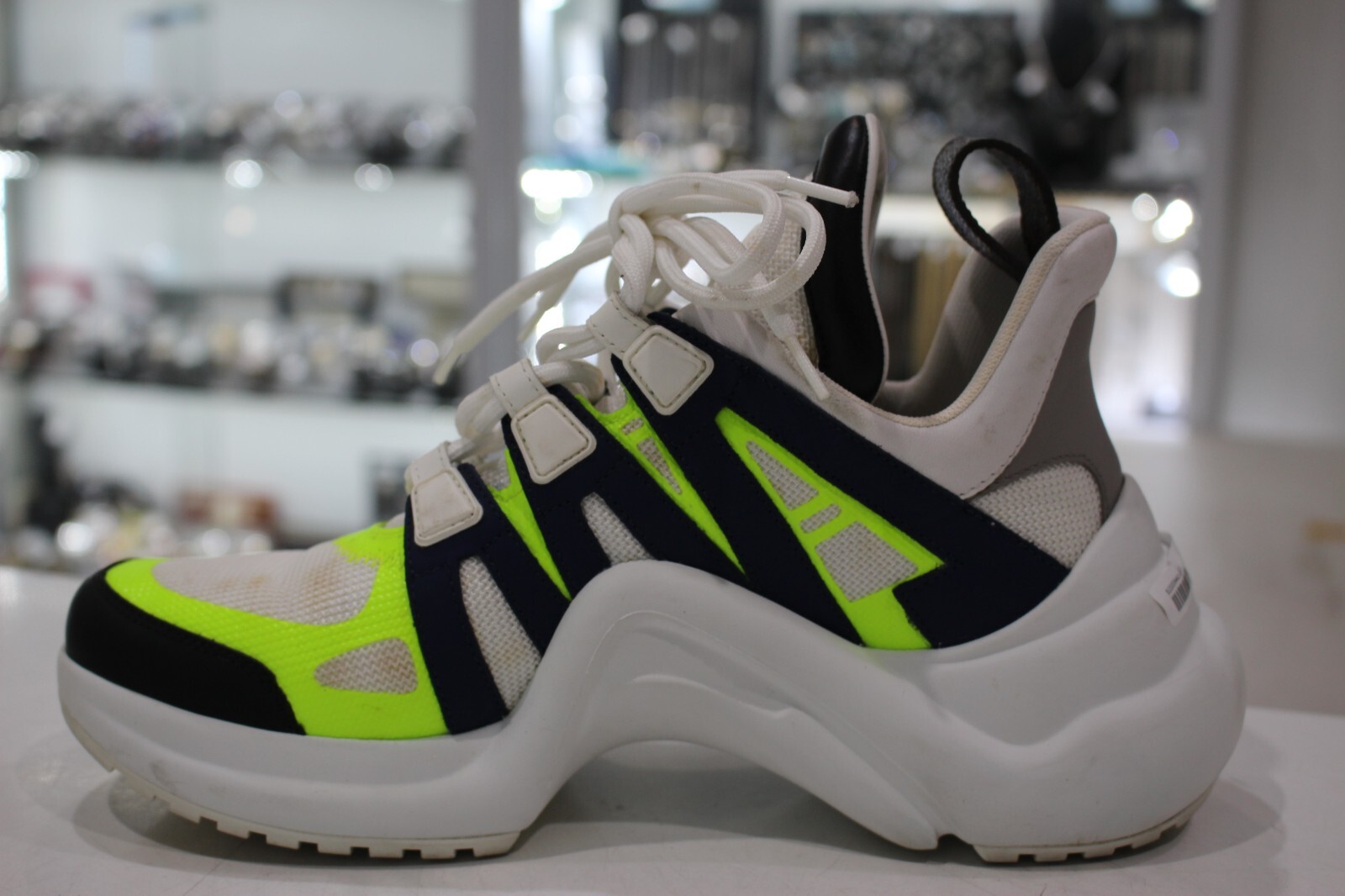 靴 LOUIS VUITTON ARCHILIGHT SNEAKER 35 1/2 Louis Vuitton | Shoes | Louis Vuitton Archlight Sneakers