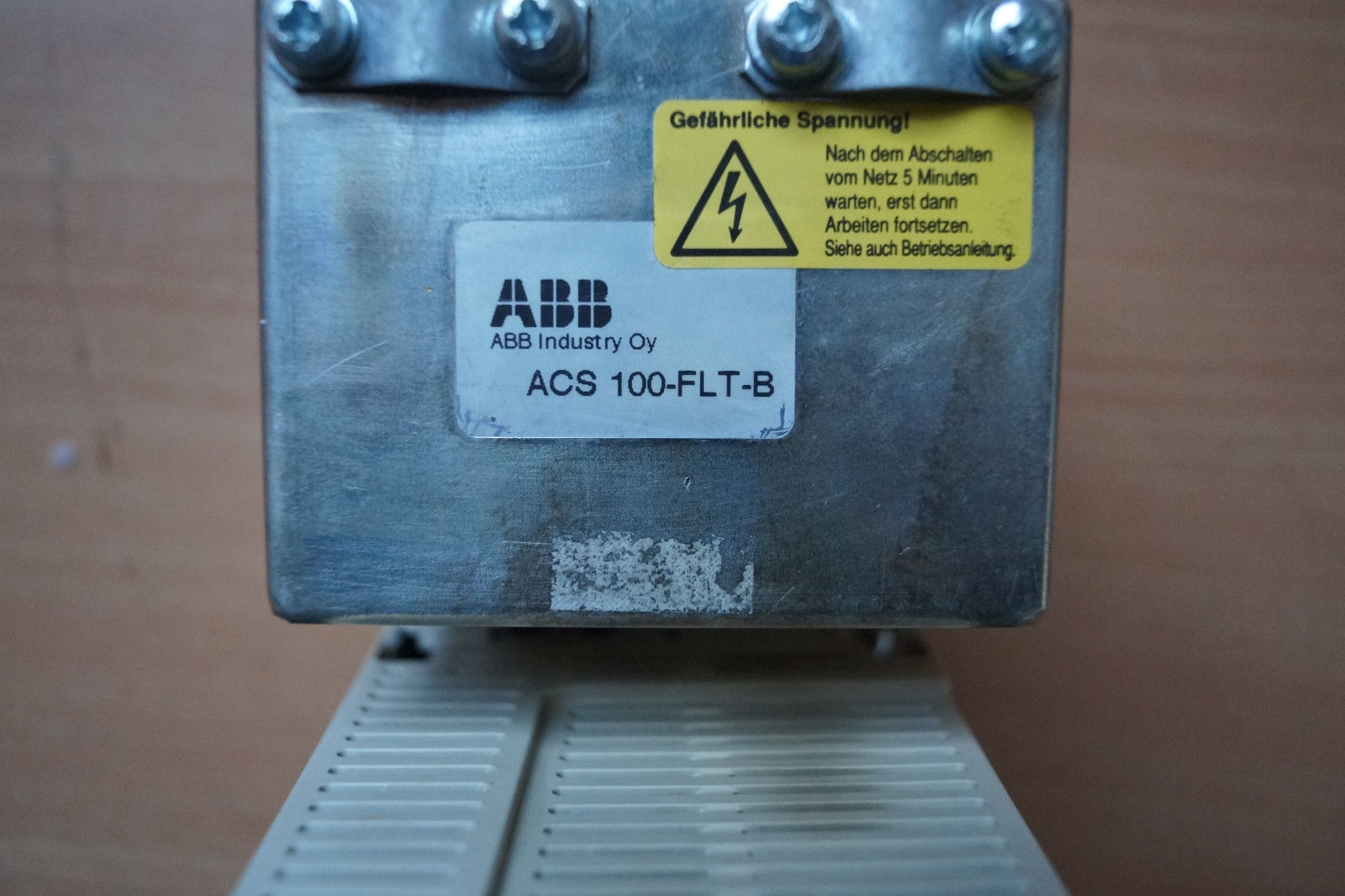 ABB ACS 141-1K6-1 Frequenzumrichter 0,75kW