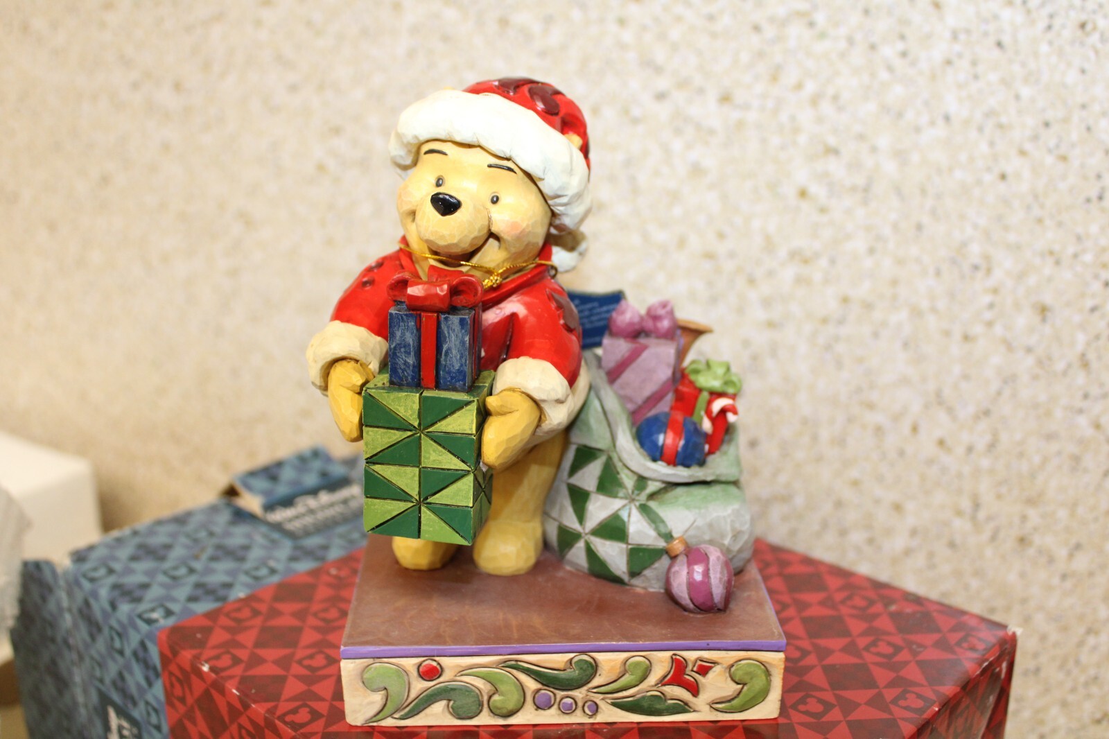 Enesco® Walt Disney® Showcase Collection PRESENTS FROM POOH