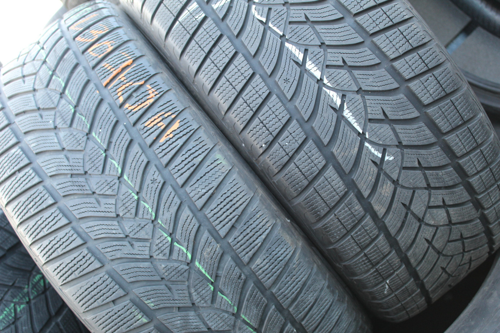 275 45 21 Goodyear, Winter, MO1, XL, 110V x2 A Pair 5.5mm (F1_tyres) FO L3070