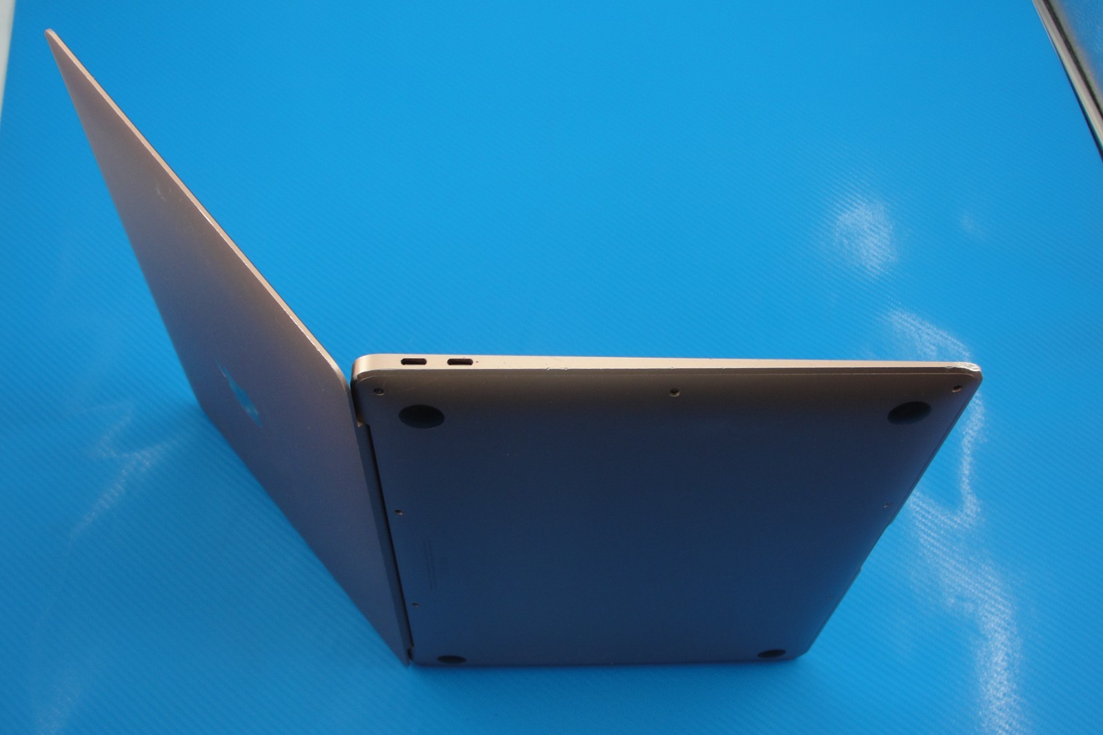 Apple MacBook Air 13" 2020 i3 8GB 256GB Rose Gold - For Parts / As-Is - Thumbnail 10