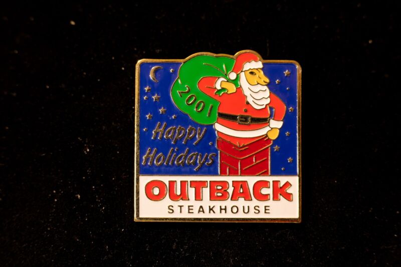 Outback Steakhouse Restaurant Pin: Happy Holidays 2001 Kangaroo-Santa