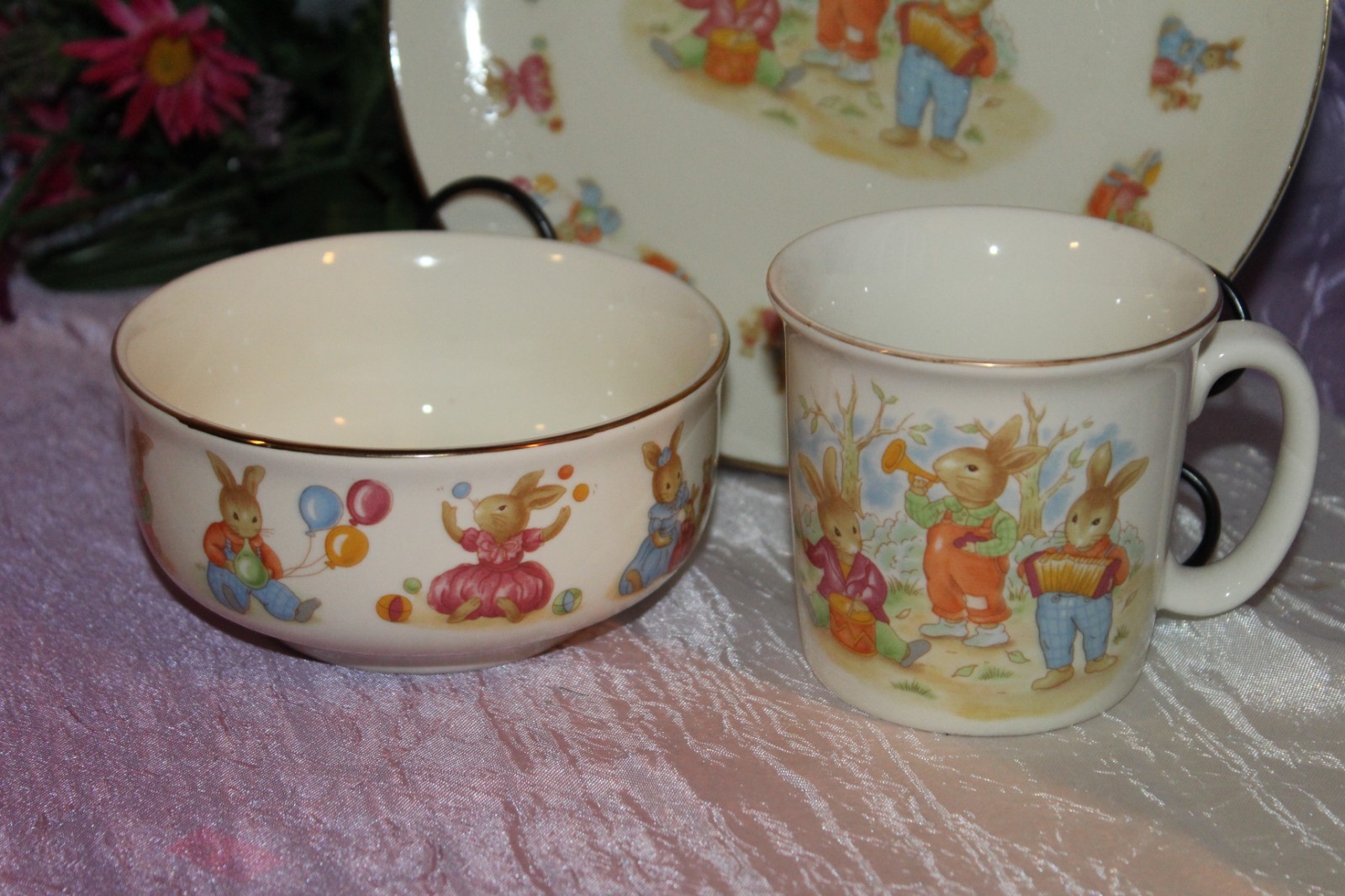 Mount Clemens Pottery Japan Rabbits Balloons Toys Baby Childs Plate Bowl Cup Set
