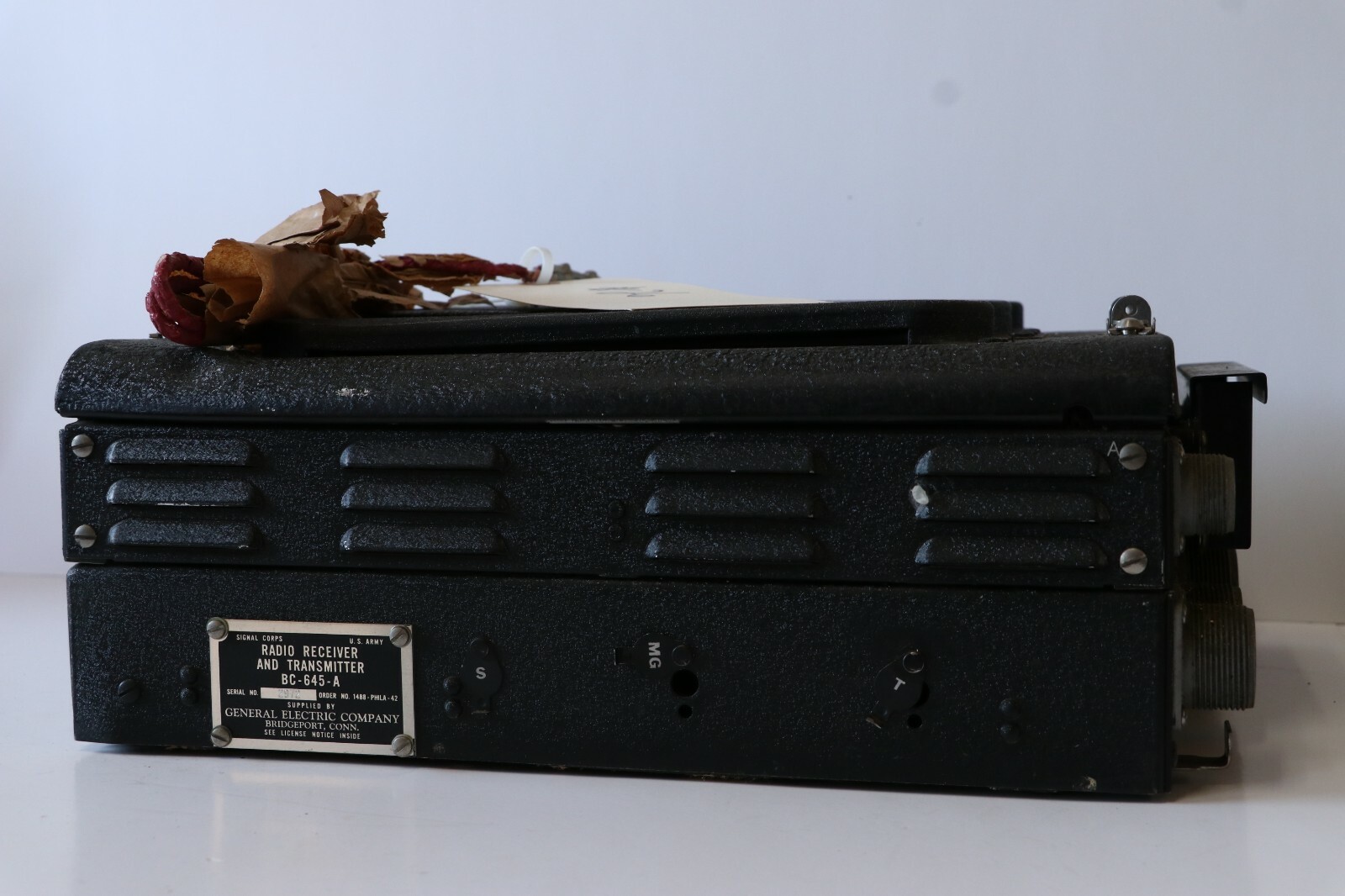 WWII Aircraft Signal Corps G.E. Radio Receiver Transmitter