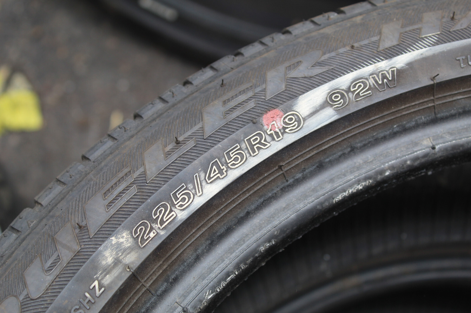 225 45 19 Bridgestone, Dueler HP, 92W, x2 A Pair 5.2mm (F1_tyres) L3548
