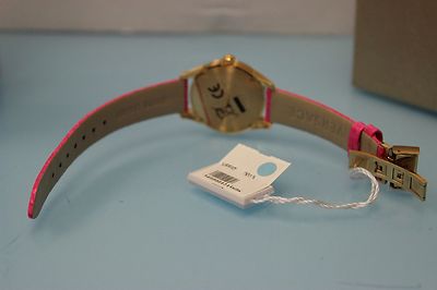 Pre-owned Versace Women's Vff070013 Dafne Rose Gold Ion Plated Fuchsia Leather Wristwatch In Pale Violet Red