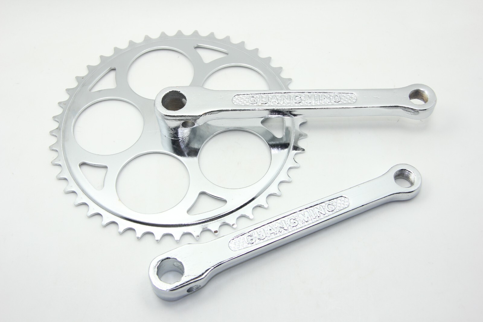 BMXクランク 「MUTINY」CINCH CRANKS 165mm 新品 BMXクランク 「MUTINY」CINCH CRANKS 165mm 新品 Product
