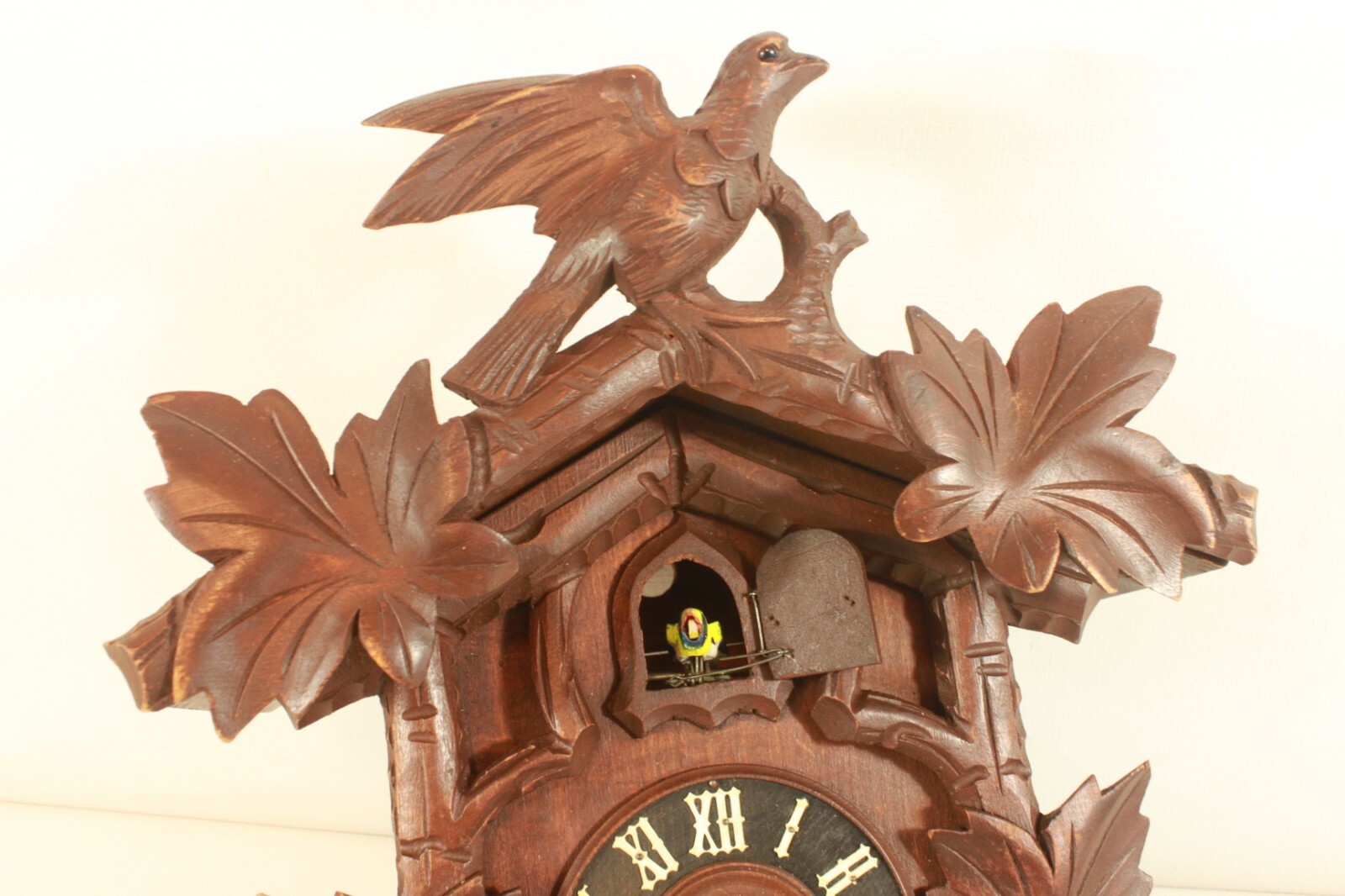 Vintage-antique cuckoo clock. (ref B 575)