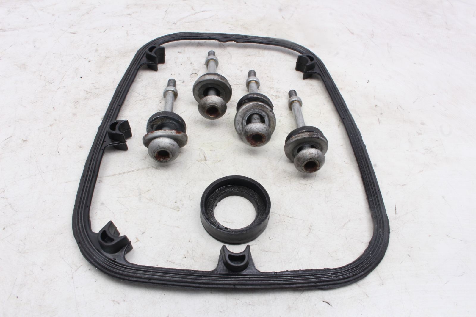 Joint de cache-culbuteurs, vis de fixation, gauche BMW R 1150 GS R21 0415 99-04