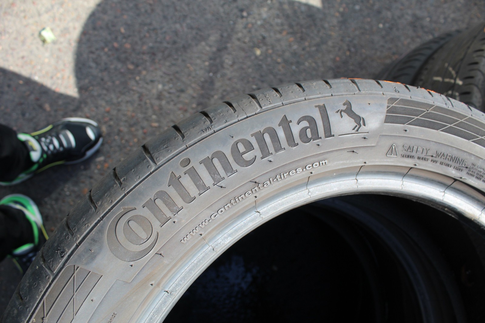 235 50 19 Continental, CSC 5, 99V, x2 A Pair 6.5mm (F1_tyres) L3798
