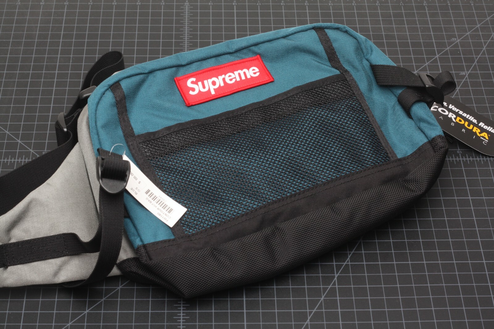 シュプリーム　Contour Hip Bag ウエストバッグ　ボディバッグ　ロゴ Supreme 15FW Contour Hip Bag Box Logo Back Pack black