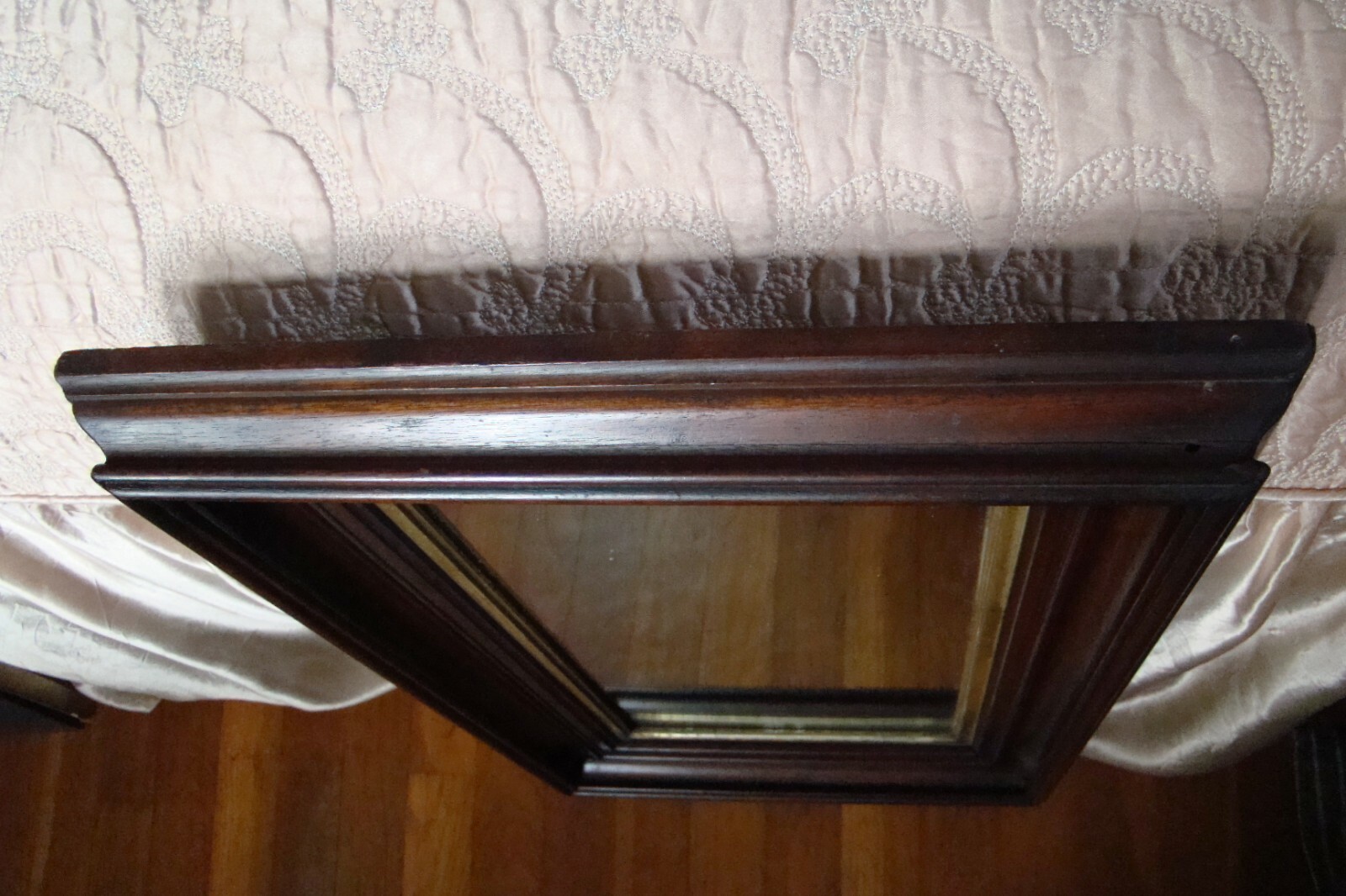 ANTIQUE 1860-1880 SOLID OGEE WALNUT FRAME + LEMON GILT WALL MIRROR 15 X 25