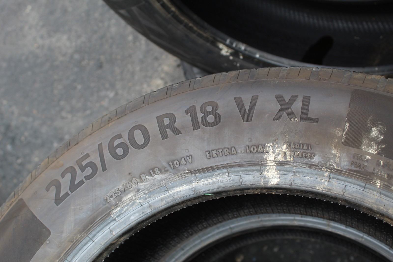 225 60 18 Continental, Eco Contact6 XL 104V, x2 A Pair 4.8mm (F1_tyres) FO L3622