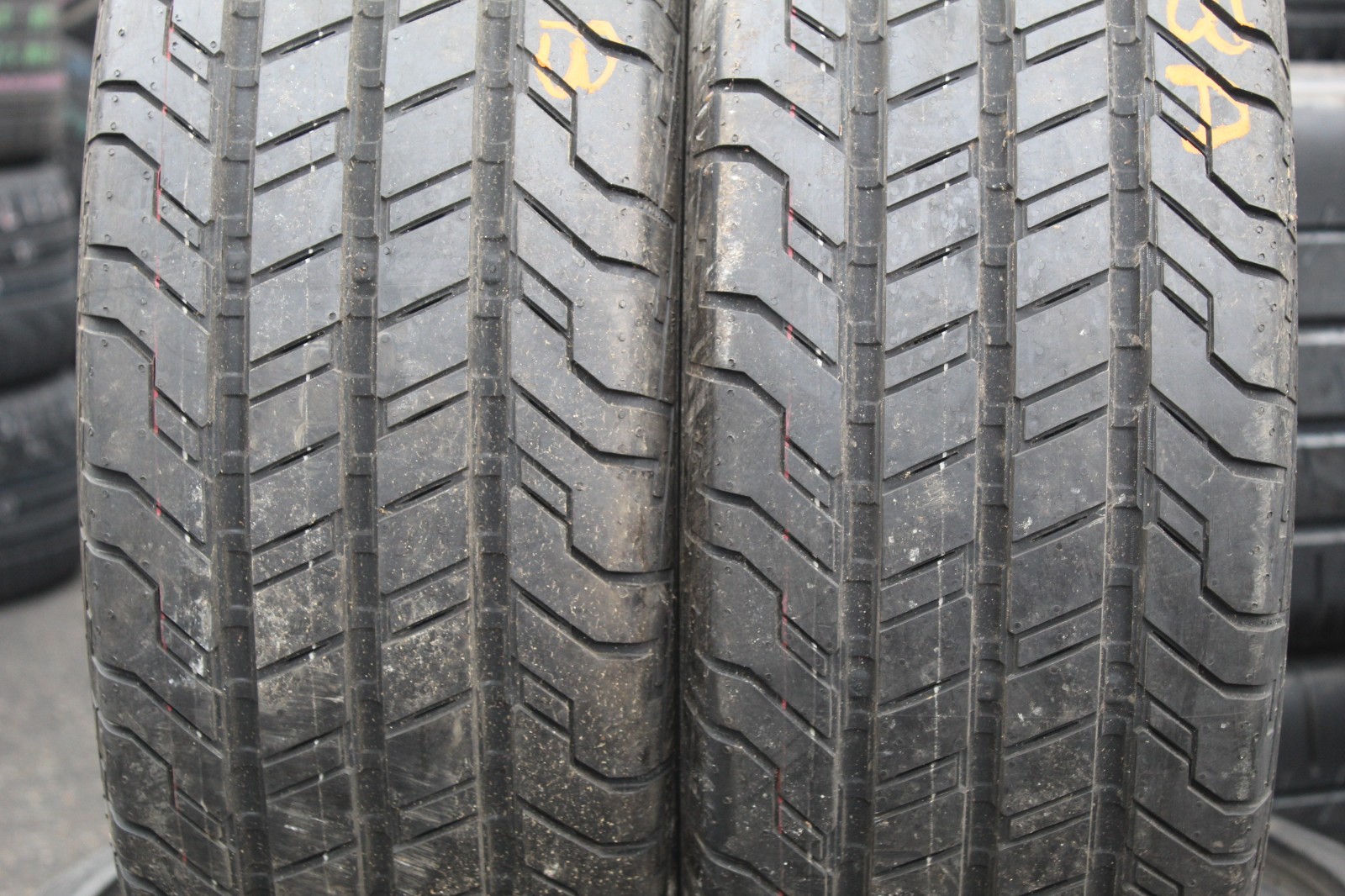 New 215 65 16C Continental, Conti Van Contact 106/104T, x1 Tyre (F1_tyres) L3658
