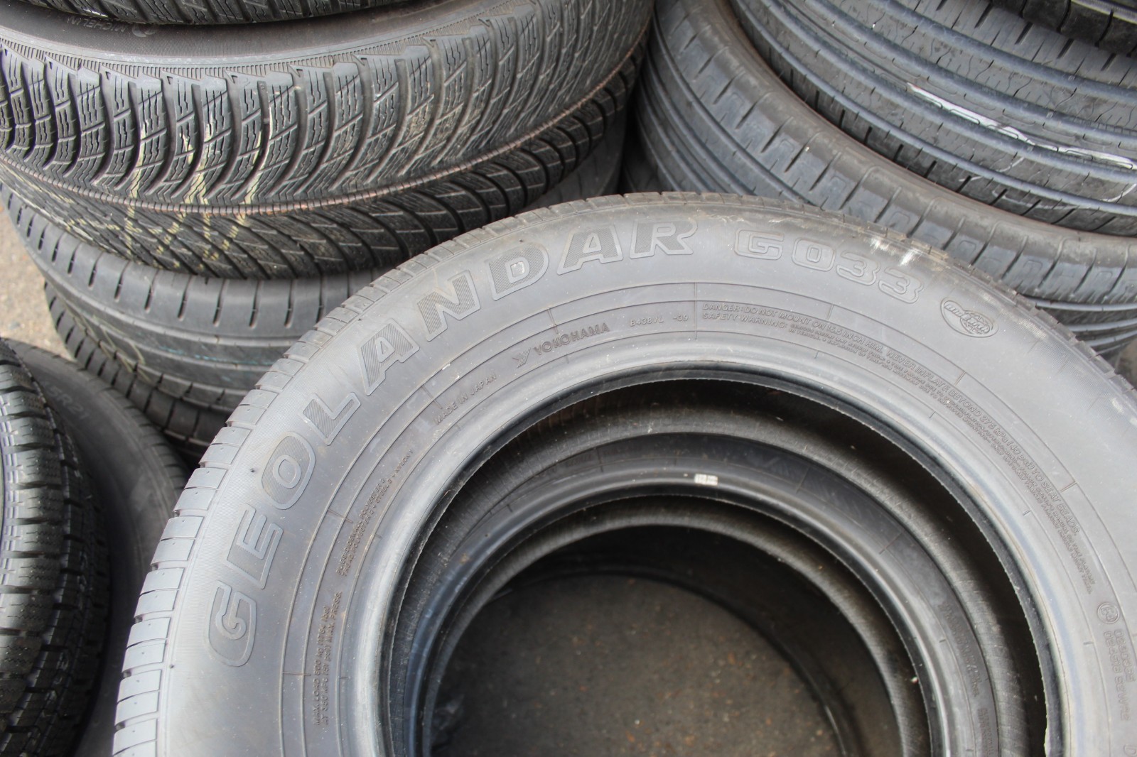 New 215 70 16 Yokohama, Geolander GO33, M+S, 100H, x1 Tyre (F1_tyres) L3579