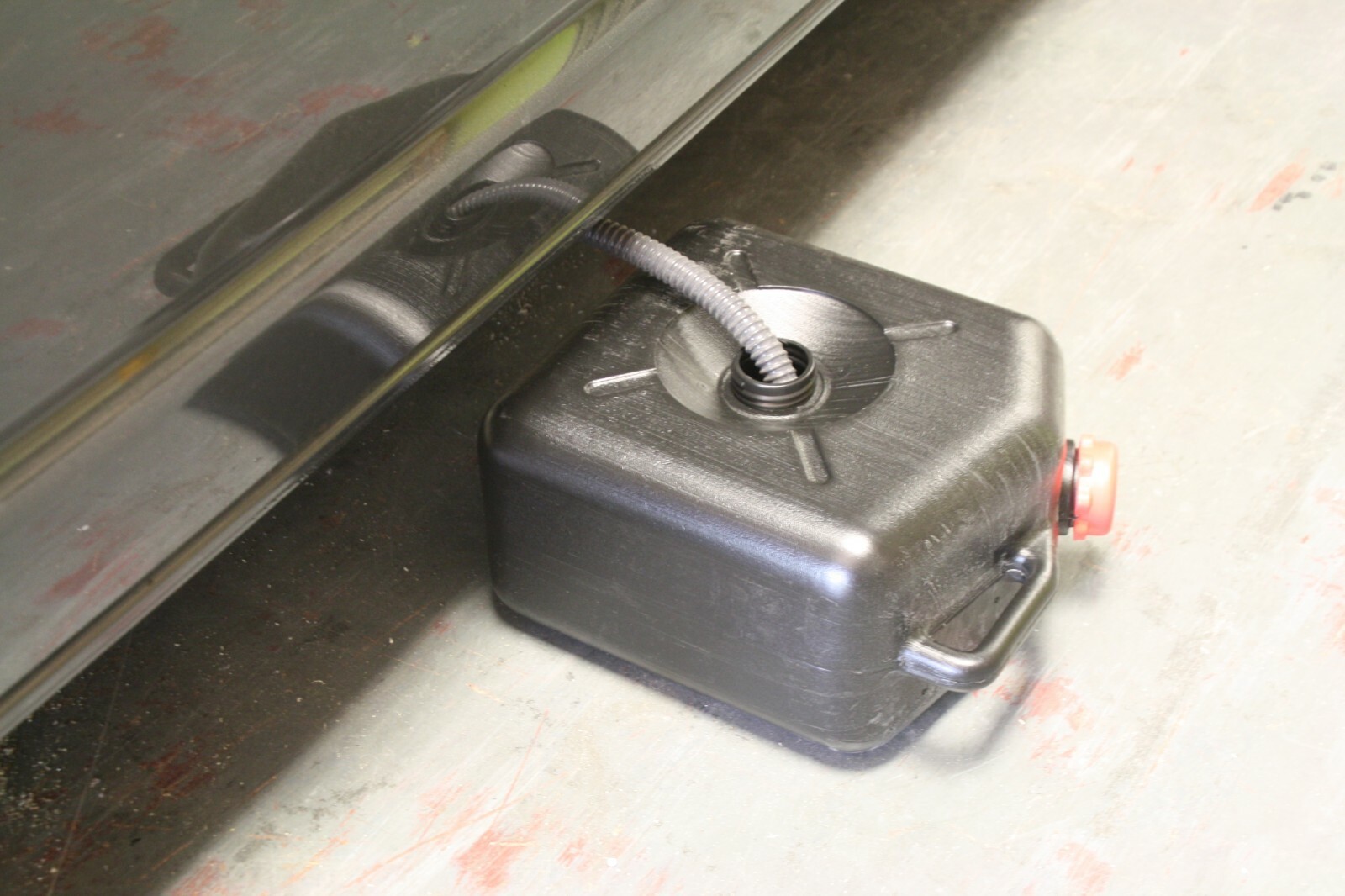 23 Litre Waste Water Tank/Container for VW T5/6 Campervan, Motorhome of