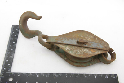Pulley with 1'' x 3'' Roller and Open Hook Top and rope roll guide - VINTAGE USED