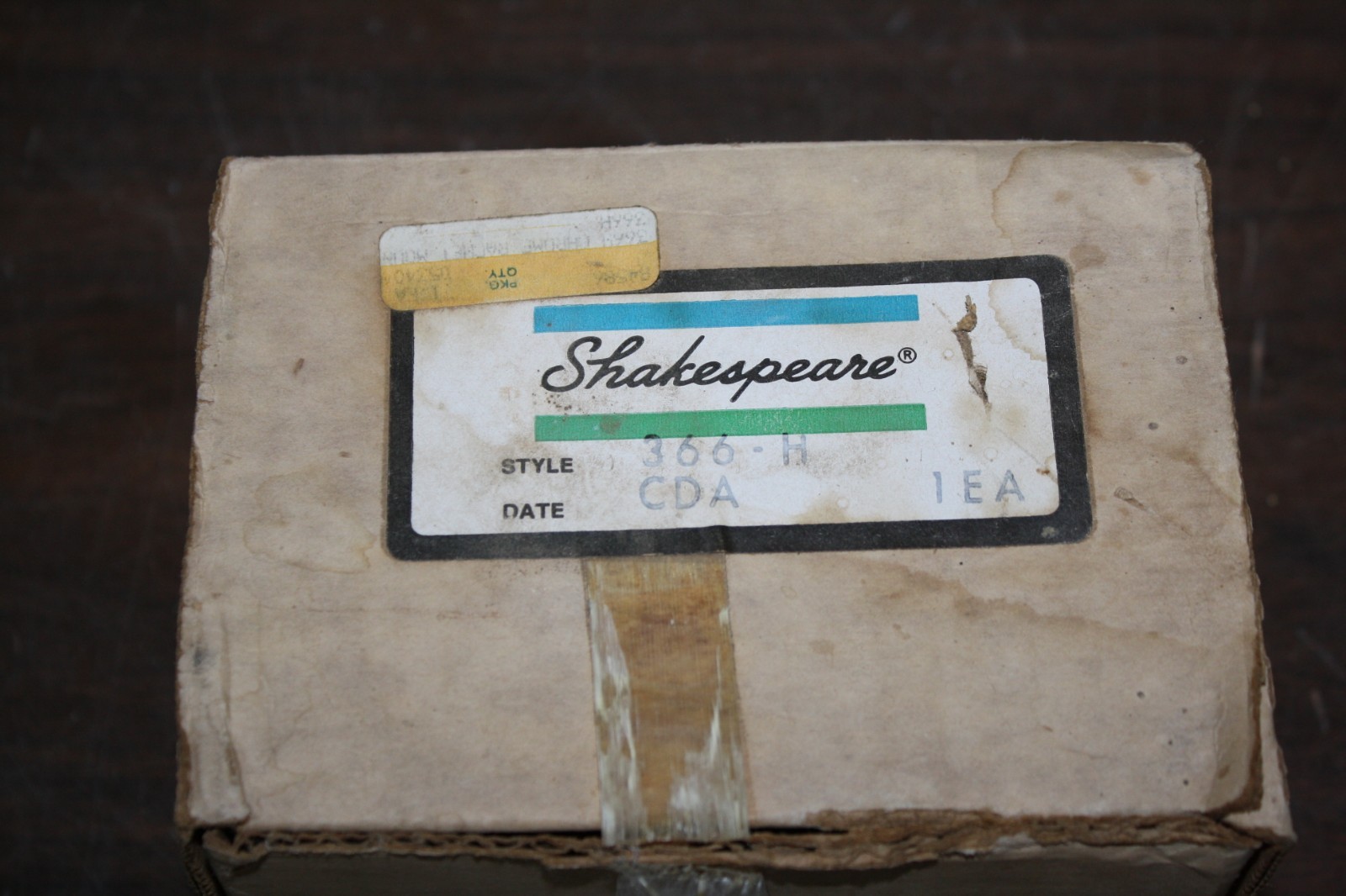 Shakespeare Marine 366-H Ratchet Antenna Mount Extra Heavy Duty Mount, NOS